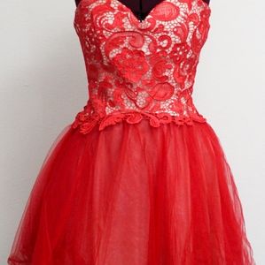 Narianna Short Red Dress